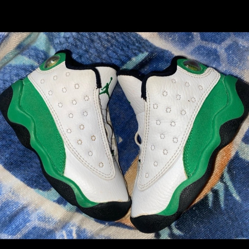 Jordan 13 size 6c green and  white no shoe strings